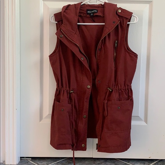 Rust Vest - Picture 2 of 4